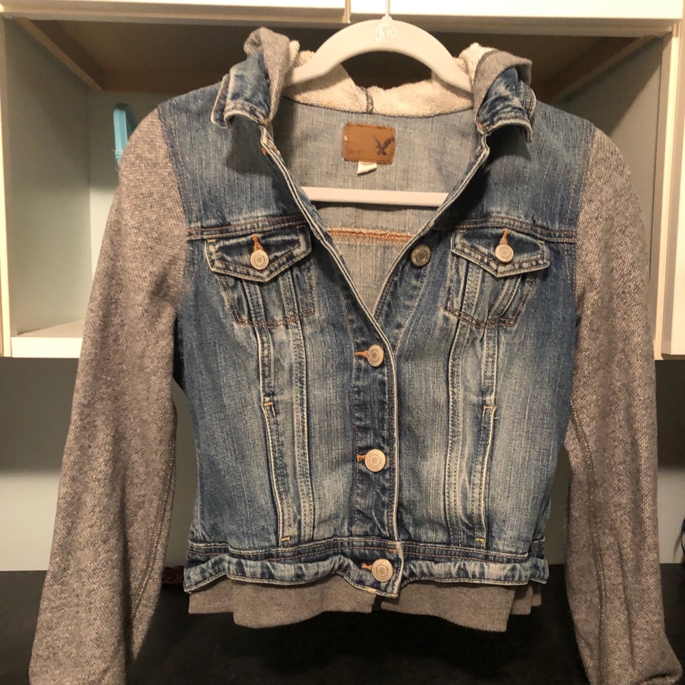 AMERICAN EAGLE CROPPED SWEATSHIRT/JEAN JACKET